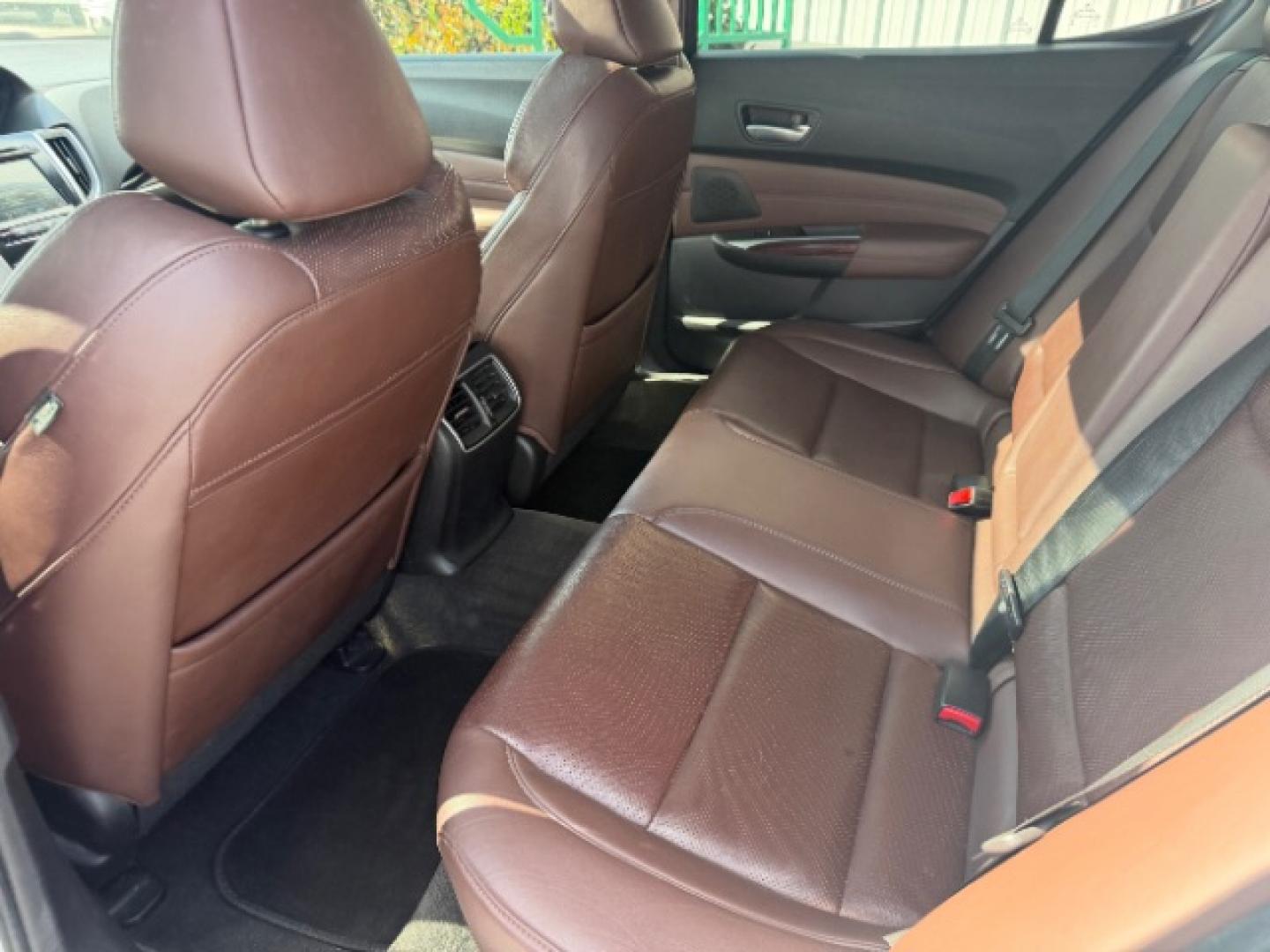 2015 White /Beige Acura RDX RDX (5J8TB3H37FL) , located at 4545 Spencer Hwy., Pasadena, 77504, (832) 266-1645, 29.666037, -95.173775 - Photo#6