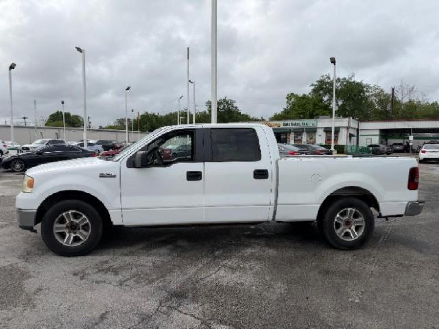 2008 Oxford White Ford F-150 XL SuperCrew 2WD (1FTPW12588F) with an 5.4L V6 SOHC 16V engine, 4-Speed Automatic transmission, located at 4545 Spencer Hwy., Pasadena, 77504, (832) 266-1645, 29.666037, -95.173775 - Photo#1