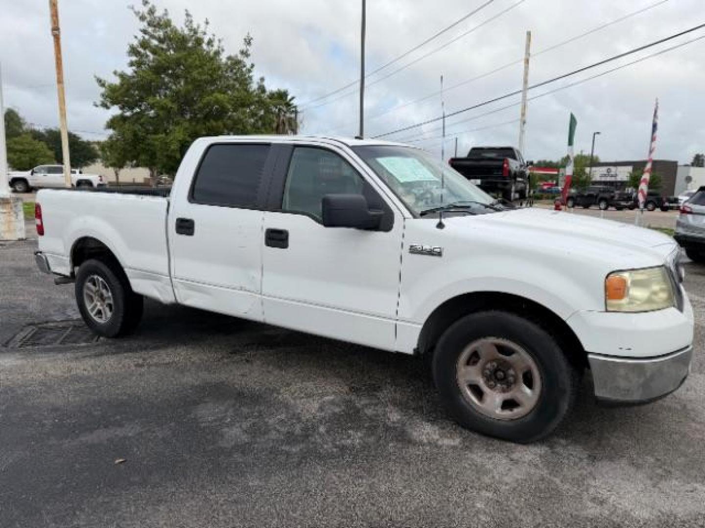 2008 Oxford White Ford F-150 XL SuperCrew 2WD (1FTPW12588F) with an 5.4L V6 SOHC 16V engine, 4-Speed Automatic transmission, located at 4545 Spencer Hwy., Pasadena, 77504, (832) 266-1645, 29.666037, -95.173775 - Photo#3