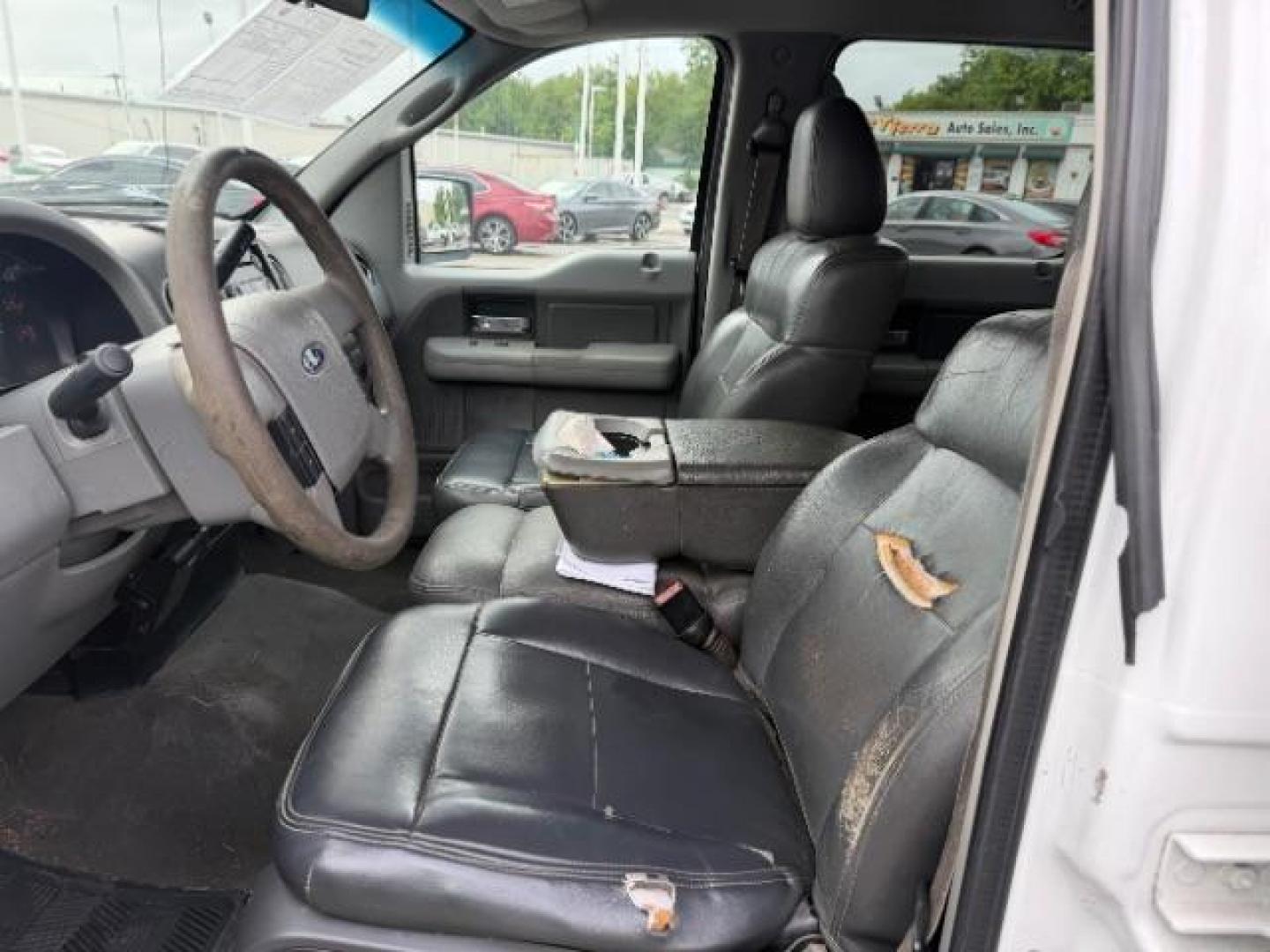 2008 Oxford White Ford F-150 XL SuperCrew 2WD (1FTPW12588F) with an 5.4L V6 SOHC 16V engine, 4-Speed Automatic transmission, located at 4545 Spencer Hwy., Pasadena, 77504, (832) 266-1645, 29.666037, -95.173775 - Photo#4