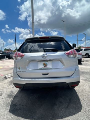 photo of 2016 Nissan Rogue