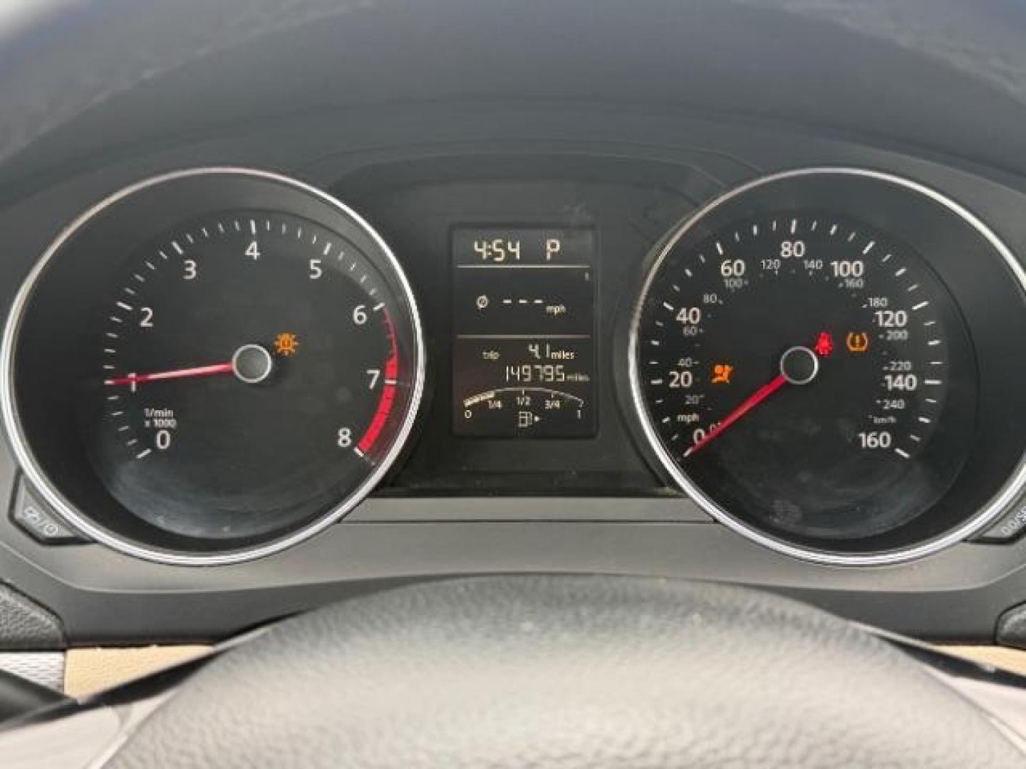 2015 Pure White /Titan Black, cloth Volkswagen Jetta SE 6A (3VWD07AJ9FM) with an 1.8L L4 DOHC 20V engine, 6-Speed Automatic transmission, located at 4545 Spencer Hwy., Pasadena, 77504, (832) 266-1645, 29.666037, -95.173775 - Photo#4