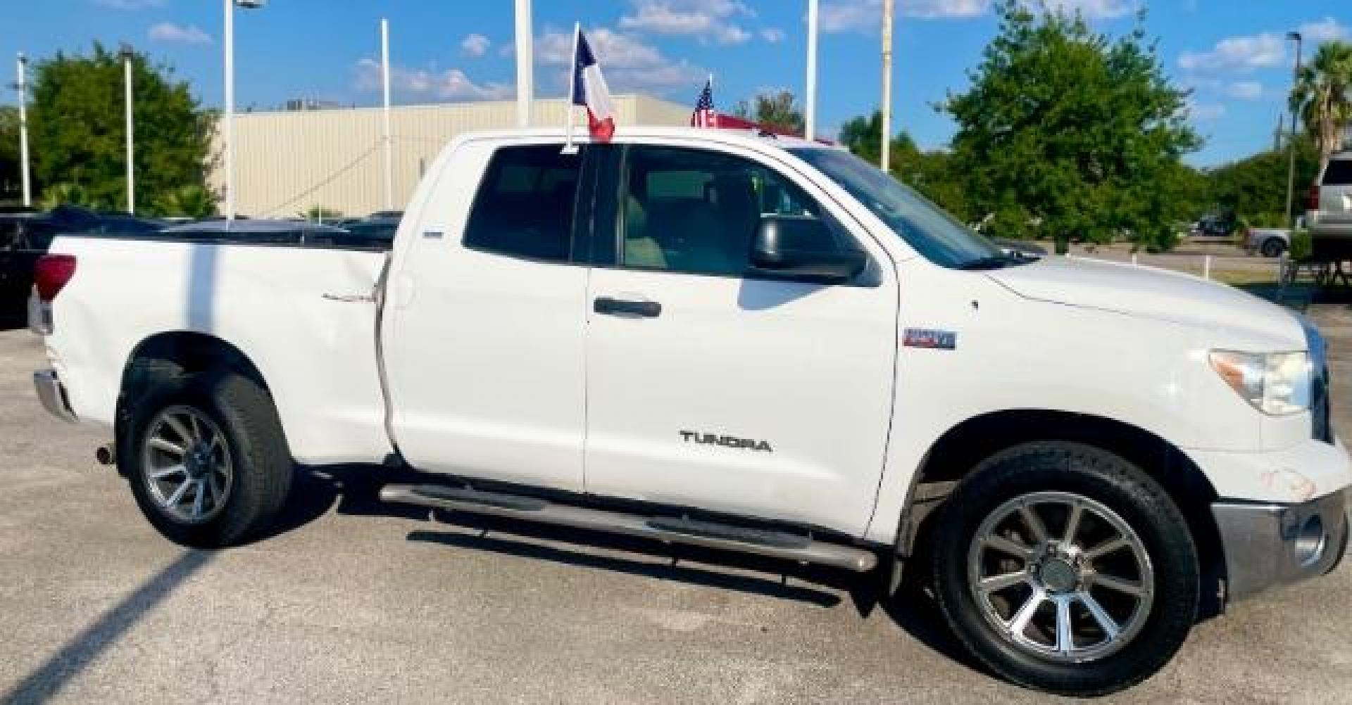 2013 Super White /Sand Beige Cloth Int Toyota Tundra Tundra-Grade 5.7L Do (5TFRY5F14DX) with an 5.7L V8 DOHC 32V engine, 6-Speed Automatic Ov transmission, located at 4545 Spencer Hwy., Pasadena, 77504, (832) 266-1645, 29.666037, -95.173775 - Photo#1