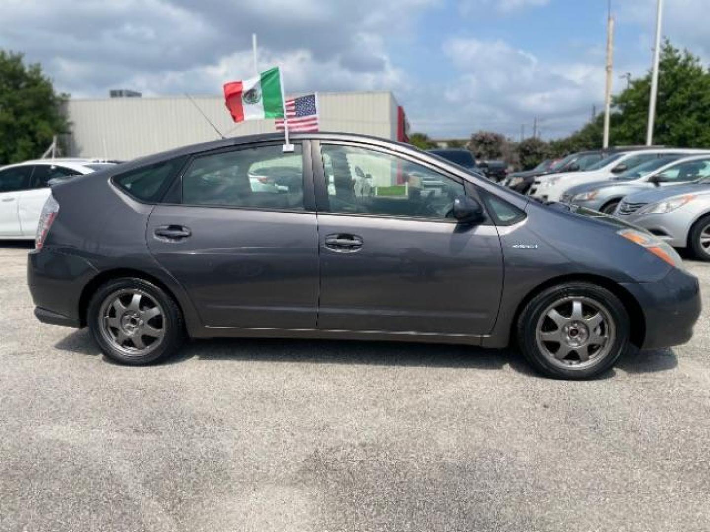2007 Magnetic Gray /Dark Gray Cloth Interior Toyota Prius 4-Door Liftback (JTDKB20U373) with an 1.5L L4 DOHC 16V HYBRID engine, Continuously Variable Transmission transmission, located at 4545 Spencer Hwy., Pasadena, 77504, (832) 266-1645, 29.666037, -95.173775 - Photo#2