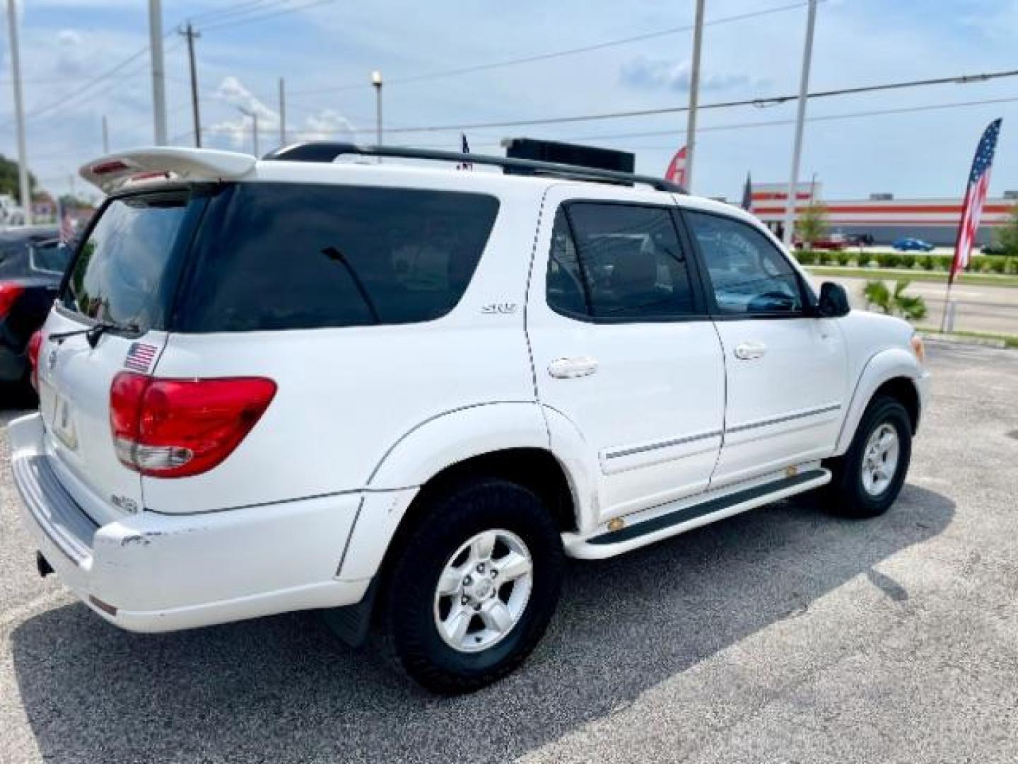 2007 Natural White /Light Charcoal Leather Interior Toyota Sequoia SR5 2WD (5TDZT34A57S) with an 4.7L V8 DOHC 32V engine, 5-Speed Automatic transmission, located at 4545 Spencer Hwy., Pasadena, 77504, (832) 266-1645, 29.666037, -95.173775 - Photo#2