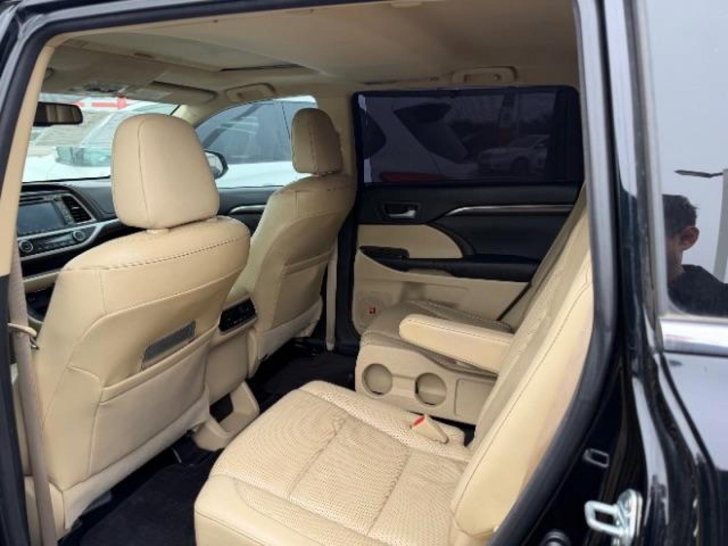 2015 Attitude Black Metal Toyota Highlander Limited FWD V6 (5TDYKRFH4FS) with an 3.5L V6 DOHC 24V engine, 6-Speed Automatic transmission, located at 4545 Spencer Hwy., Pasadena, 77504, (832) 266-1645, 29.666037, -95.173775 - Photo#5