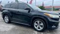 2015 Attitude Black Metal Toyota Highlander Limited FWD V6 (5TDYKRFH4FS) with an 3.5L V6 DOHC 24V engine, 6-Speed Automatic transmission, located at 4545 Spencer Hwy., Pasadena, 77504, (832) 266-1645, 29.666037, -95.173775 - Photo#3