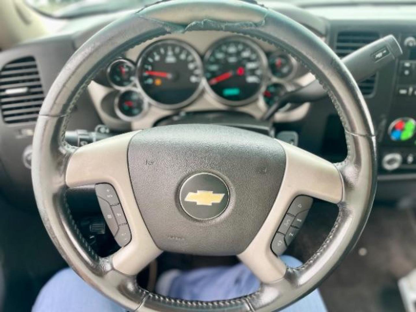 2013 Summit White /Ebony Cloth Interior Chevrolet Silverado 1500 LT Ext. Cab 2WD (1GCRCSE08DZ) with an 5.3L V8 OHV 16V FFV engine, located at 4545 Spencer Hwy., Pasadena, 77504, (832) 266-1645, 29.666037, -95.173775 - Photo#11
