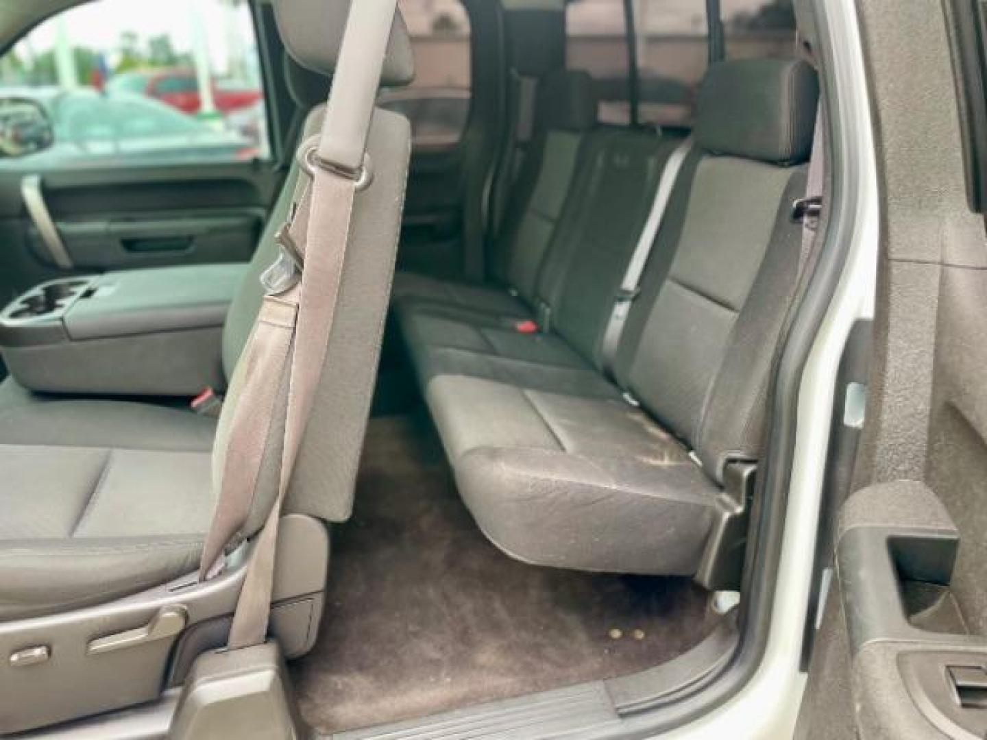 2013 Summit White /Ebony Cloth Interior Chevrolet Silverado 1500 LT Ext. Cab 2WD (1GCRCSE08DZ) with an 5.3L V8 OHV 16V FFV engine, located at 4545 Spencer Hwy., Pasadena, 77504, (832) 266-1645, 29.666037, -95.173775 - Photo#6