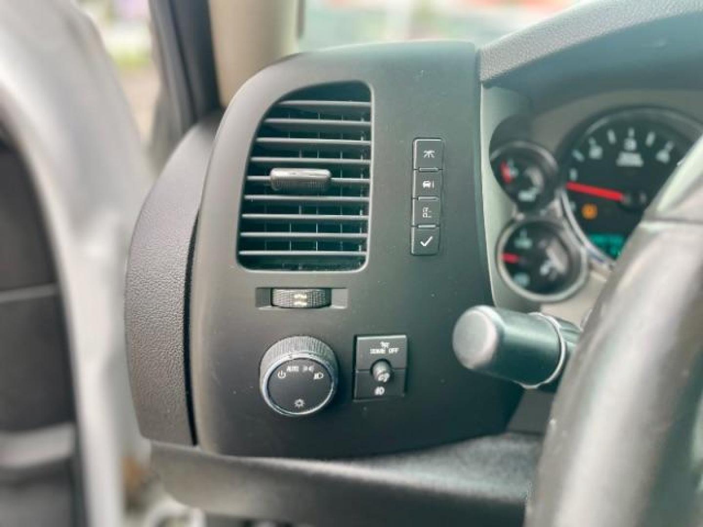 2013 Summit White /Ebony Cloth Interior Chevrolet Silverado 1500 LT Ext. Cab 2WD (1GCRCSE08DZ) with an 5.3L V8 OHV 16V FFV engine, located at 4545 Spencer Hwy., Pasadena, 77504, (832) 266-1645, 29.666037, -95.173775 - Photo#7