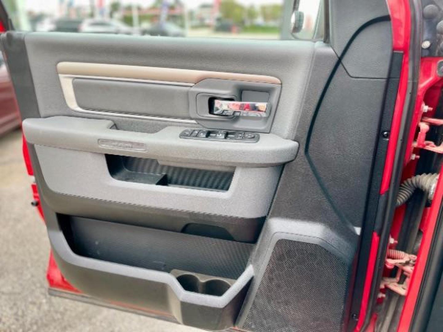 2017 Flame Red Clear Coat /Black/Diesel Gray, cloth RAM 1500 SLT Crew Cab SWB 4WD (1C6RR7LG4HS) with an 3.6L V6 DOHC 24V FFV engine, 8-Speed Automatic transmission, located at 4545 Spencer Hwy., Pasadena, 77504, (832) 266-1645, 29.666037, -95.173775 - Photo#8
