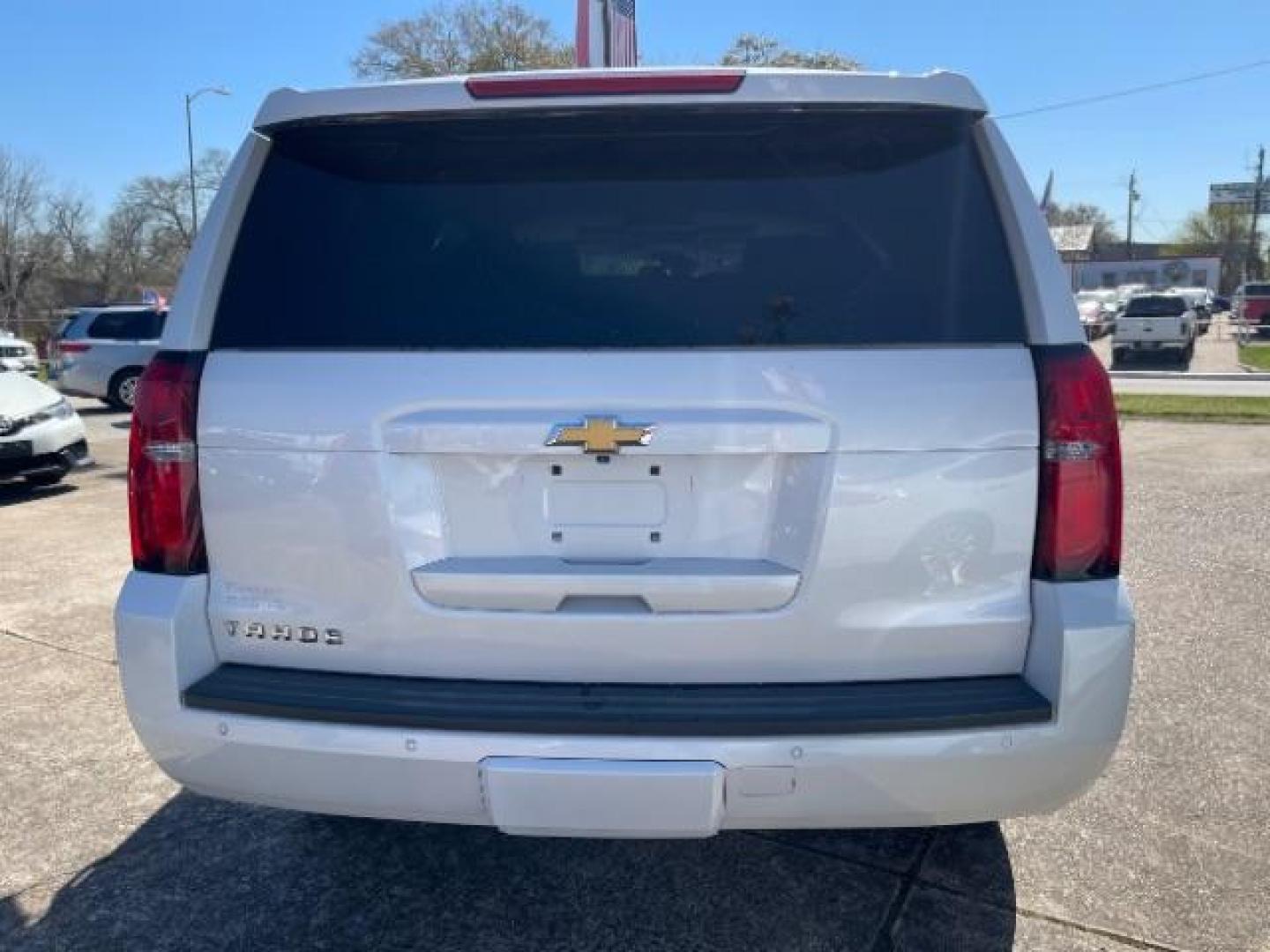 2018 Summit White Chevrolet Tahoe LT 2WD (1GNSCBKC8JR) with an 5.3L V8 OHV 16V engine, 6-Speed Automatic transmission, located at 7935 Gulf Freeway, Houston, 77017, (832) 266-1645, 29.684393, -95.275665 - Photo#5