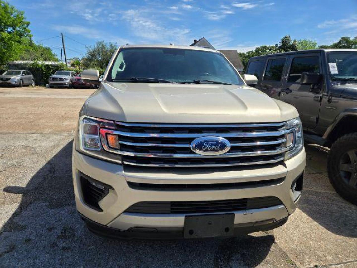 2018 White Gold Metallic Ford Expedition XLT 2WD (1FMJU1HT1JE) with an 3.5L V6 DOHC 24V FFV engine, 6-Speed Automatic transmission, located at 7935 Gulf Freeway, Houston, 77017, (832) 266-1645, 29.684393, -95.275665 - Photo#0