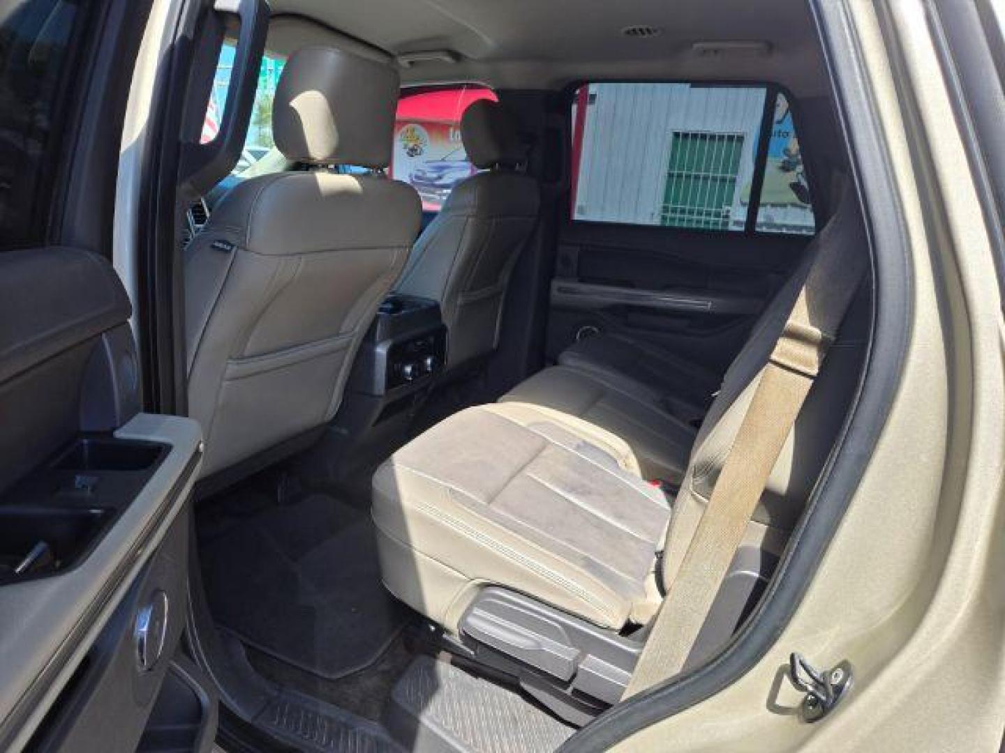 2018 White Gold Metallic Ford Expedition XLT 2WD (1FMJU1HT1JE) with an 3.5L V6 DOHC 24V FFV engine, 6-Speed Automatic transmission, located at 7935 Gulf Freeway, Houston, 77017, (832) 266-1645, 29.684393, -95.275665 - Photo#2