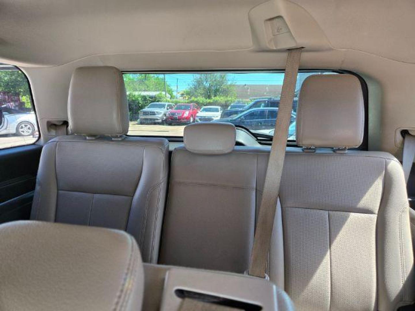 2018 White Gold Metallic Ford Expedition XLT 2WD (1FMJU1HT1JE) with an 3.5L V6 DOHC 24V FFV engine, 6-Speed Automatic transmission, located at 7935 Gulf Freeway, Houston, 77017, (832) 266-1645, 29.684393, -95.275665 - Photo#3
