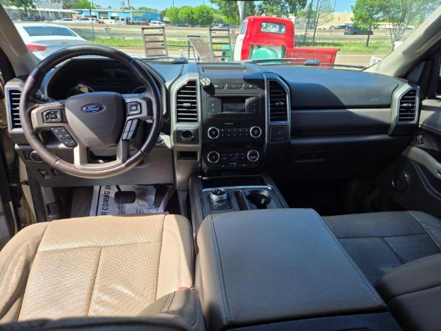 2018 White Gold Metallic Ford Expedition XLT 2WD (1FMJU1HT1JE) with an 3.5L V6 DOHC 24V FFV engine, 6-Speed Automatic transmission, located at 7935 Gulf Freeway, Houston, 77017, (832) 266-1645, 29.684393, -95.275665 - Photo#4