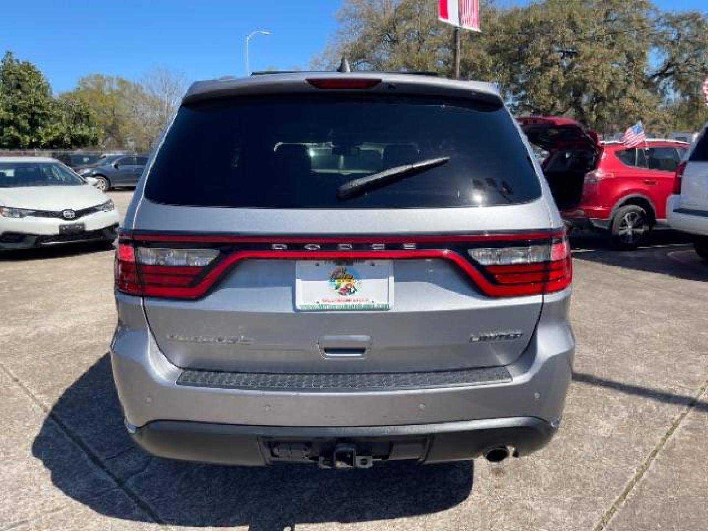 2015 Granite Crystal Metallic Clearcoat Dodge Durango Limited (1C4RDHDGXFC) with an 3.6L V-6 DOHC engine, located at 7935 Gulf Freeway, Houston, 77017, (832) 266-1645, 29.684393, -95.275665 - Photo#5
