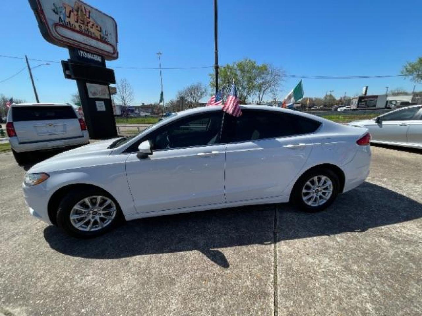 2018 Oxford White Ford Fusion S (3FA6P0G7XJR) with an Duratec 2.5L I-4 DOHC engine, AUTO. 6-SPD transmission, located at 7935 Gulf Freeway, Houston, 77017, (832) 266-1645, 29.684393, -95.275665 - Photo#3