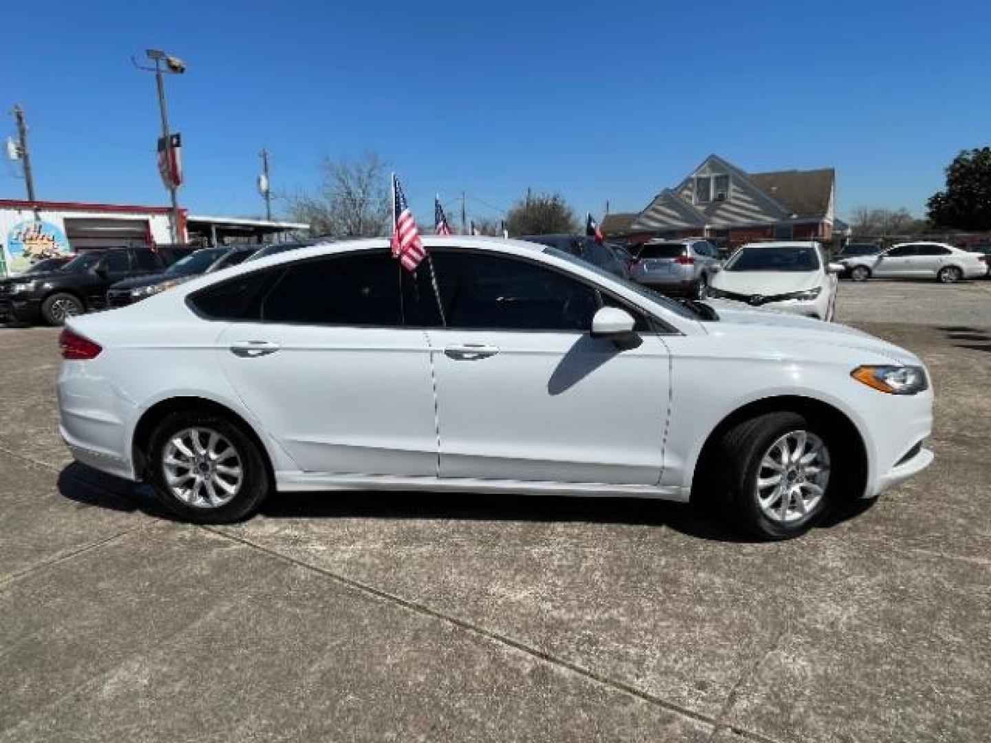 2018 Oxford White Ford Fusion S (3FA6P0G7XJR) with an Duratec 2.5L I-4 DOHC engine, AUTO. 6-SPD transmission, located at 7935 Gulf Freeway, Houston, 77017, (832) 266-1645, 29.684393, -95.275665 - Photo#7