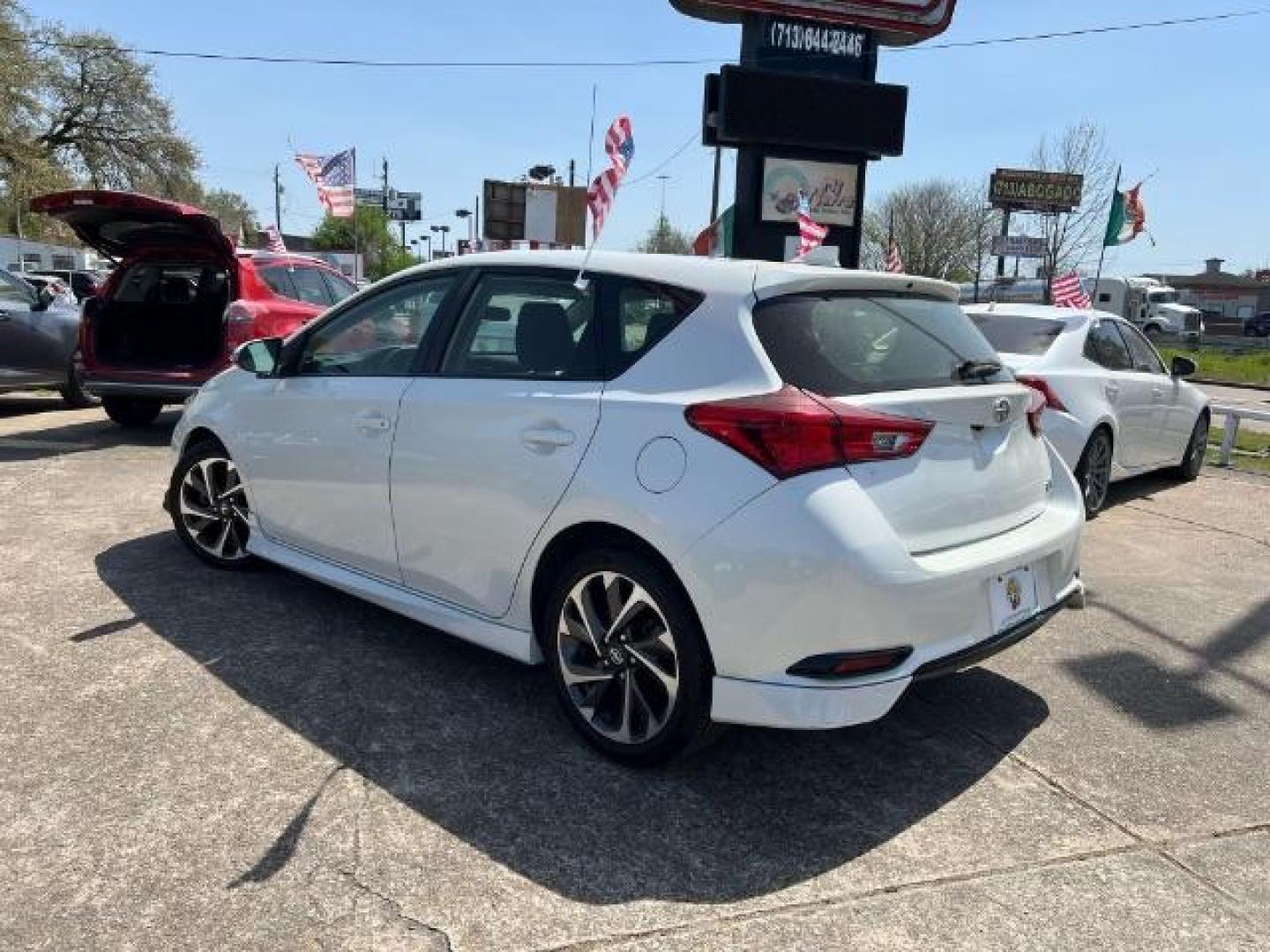 2016 Blizzard Pearl White Scion iM Hatchback 4D (JTNKARJE5GJ) with an 4-Cyl, 1.8 Liter engine, Auto, CVTi-S Sport Seq transmission, located at 7935 Gulf Freeway, Houston, 77017, (832) 266-1645, 29.684393, -95.275665 - Photo#4