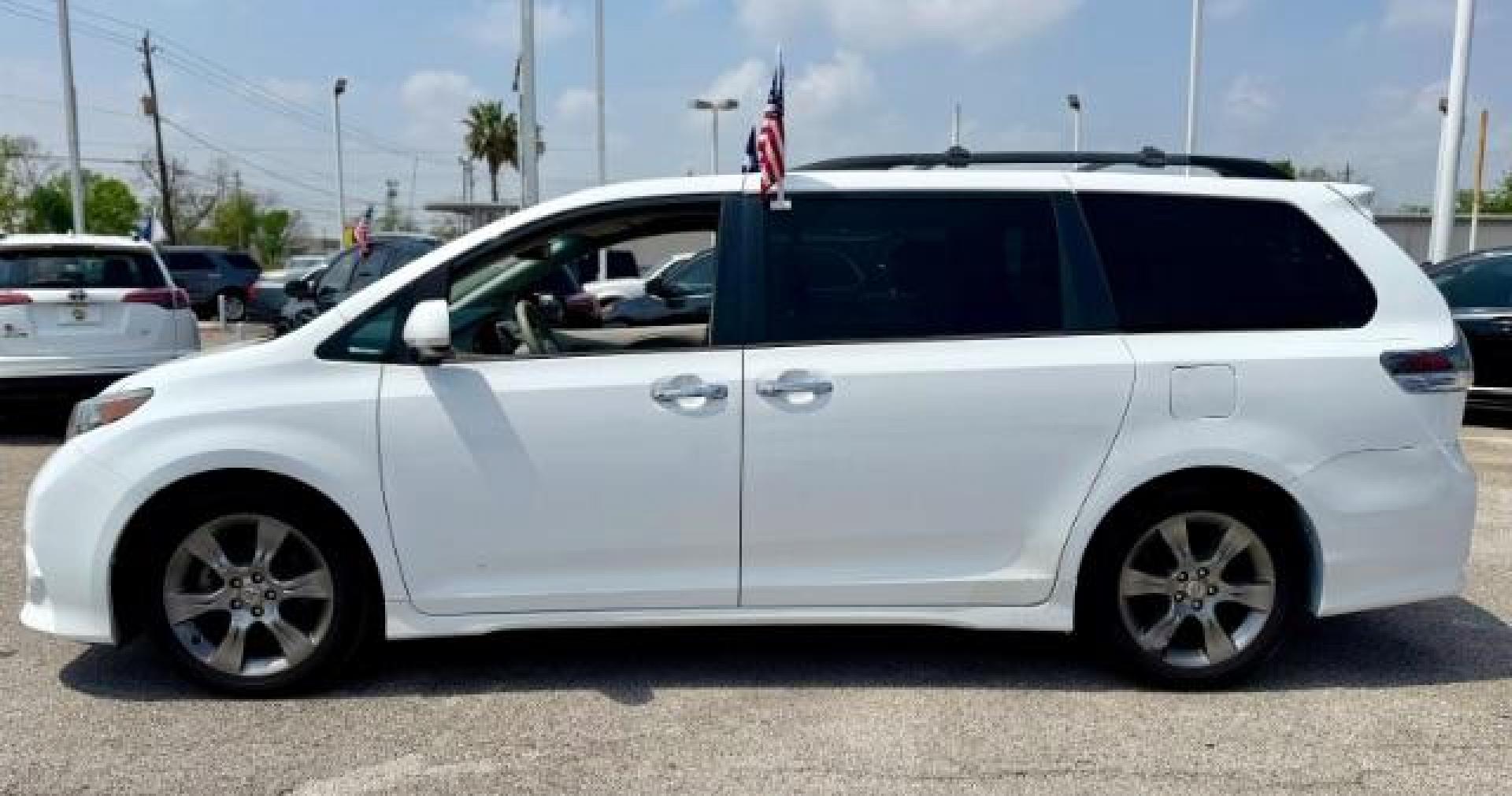 2014 Super White /Light Gray Toyota Sienna FWD 7-Passenger V6 (5TDXK3DC4ES) with an 3.5L V6 EFI DOHC 24V engine, 5-Speed Automatic transmission, located at 4545 Spencer Hwy., Pasadena, 77504, (832) 266-1645, 29.666037, -95.173775 - Photo#2