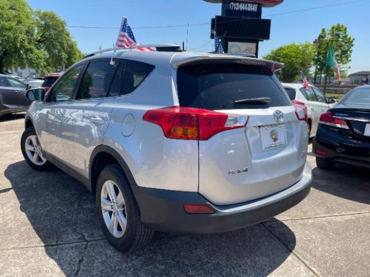 2014 Classic Silver Metallic Toyota RAV4 XLE (2T3WFREV1EW) with an 2.5L I-4 DOHC engine, located at 7935 Gulf Freeway, Houston, 77017, (832) 266-1645, 29.684393, -95.275665 - Photo#5