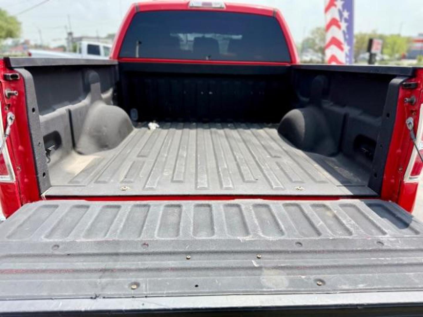 2012 red /BLACK FORD F150 XLT (1FTFW1CFOCK) , located at 4545 Spencer Hwy., Pasadena, 77504, (832) 266-1645, 29.666037, -95.173775 - Photo#4
