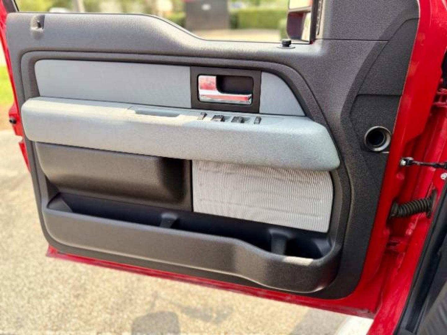 2012 red /BLACK FORD F150 XLT (1FTFW1CFOCK) , located at 4545 Spencer Hwy., Pasadena, 77504, (832) 266-1645, 29.666037, -95.173775 - Photo#8