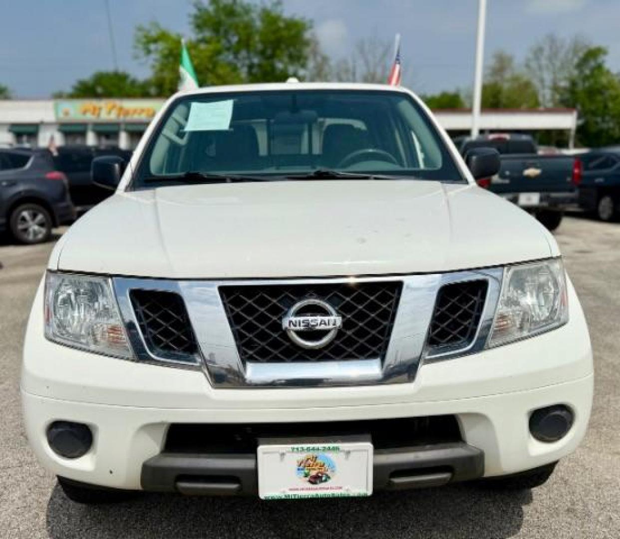 2018 Glacier White /Beige Nissan Frontier SV (1N6AD0EV8JN) with an VQ 4L V-6 DOHC engine, located at 4545 Spencer Hwy., Pasadena, 77504, (832) 266-1645, 29.666037, -95.173775 - Photo#1