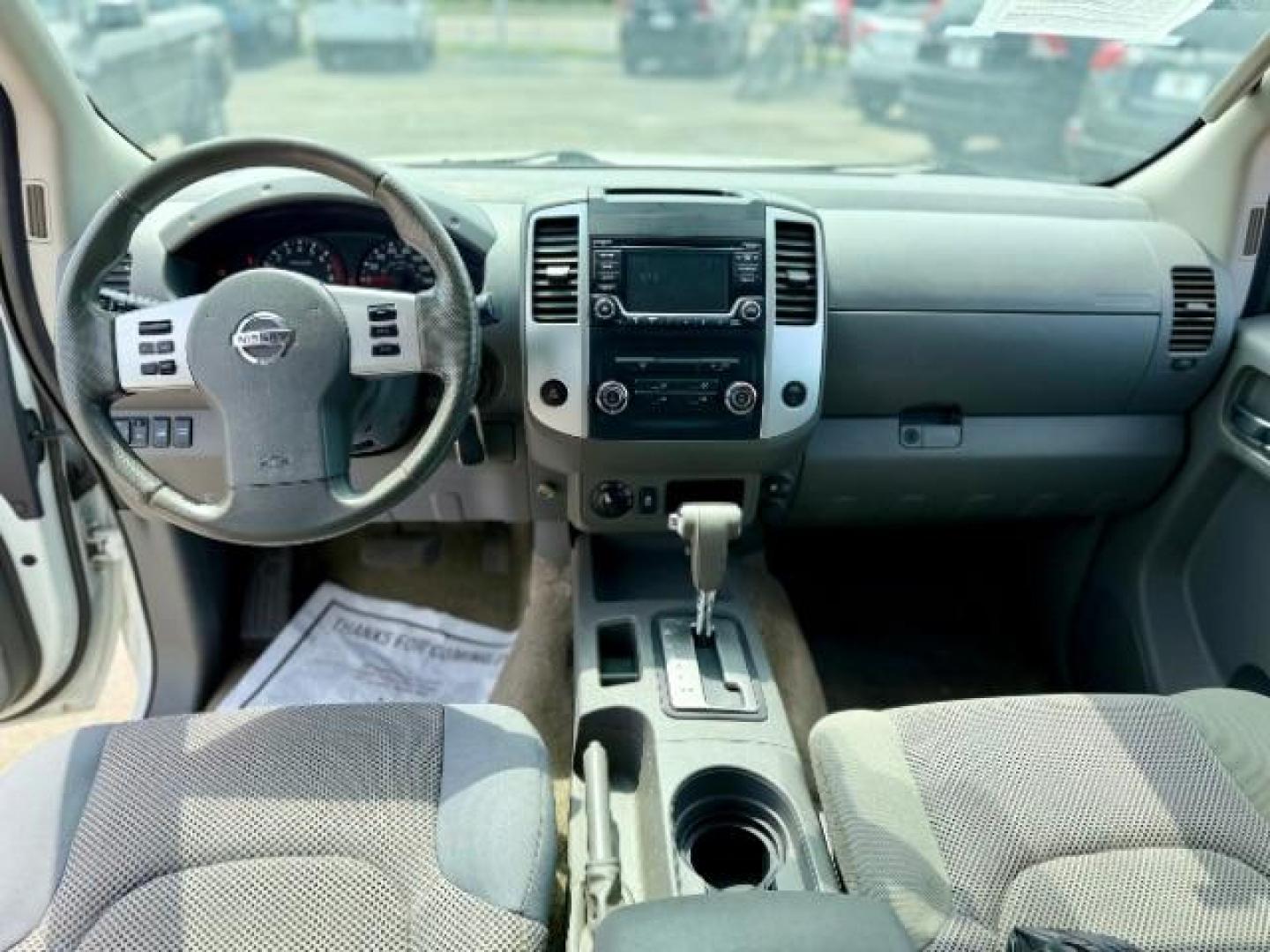 2018 Glacier White /Beige Nissan Frontier SV (1N6AD0EV8JN) with an VQ 4L V-6 DOHC engine, located at 4545 Spencer Hwy., Pasadena, 77504, (832) 266-1645, 29.666037, -95.173775 - Photo#5
