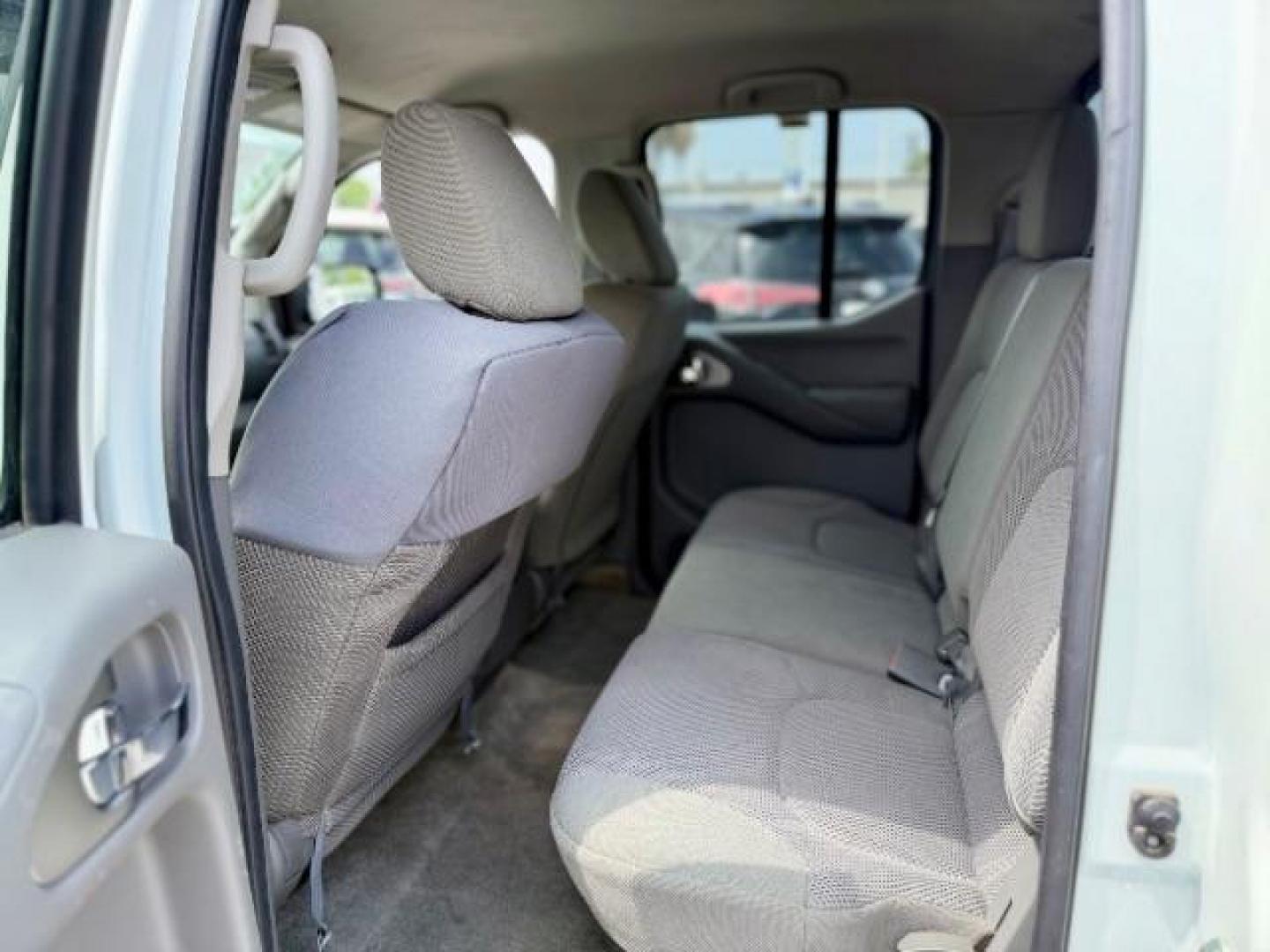 2018 Glacier White /Beige Nissan Frontier SV (1N6AD0EV8JN) with an VQ 4L V-6 DOHC engine, located at 4545 Spencer Hwy., Pasadena, 77504, (832) 266-1645, 29.666037, -95.173775 - Photo#7