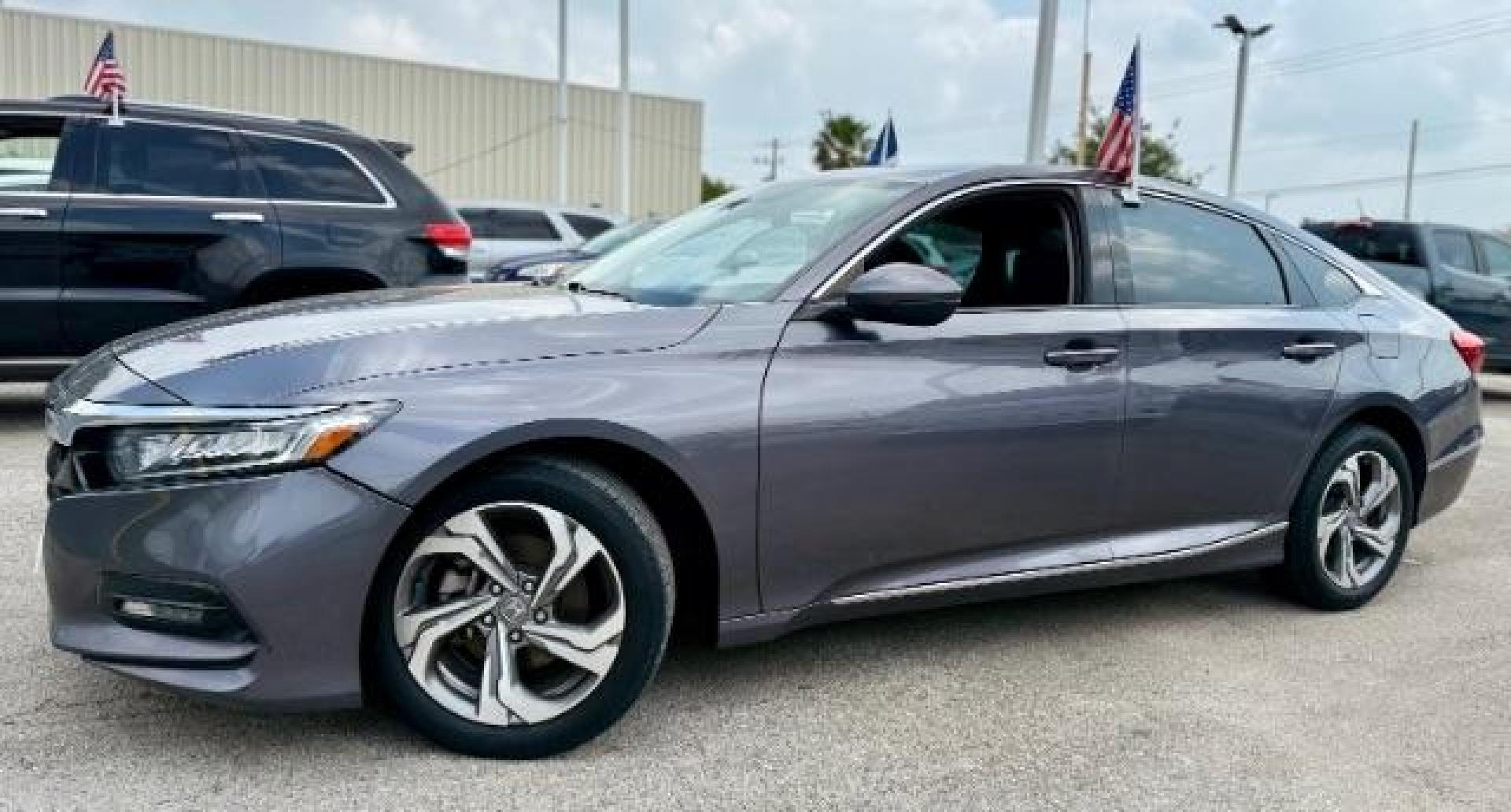 2018 Lunar Silver Metalli /Black, leather Honda Accord EX-L CVT (1HGCV1F53JA) with an 1.5L L4 DOHC 16V TUR engine, Continuously Variabl transmission, located at 4545 Spencer Hwy., Pasadena, 77504, (832) 266-1645, 29.666037, -95.173775 - Photo#0