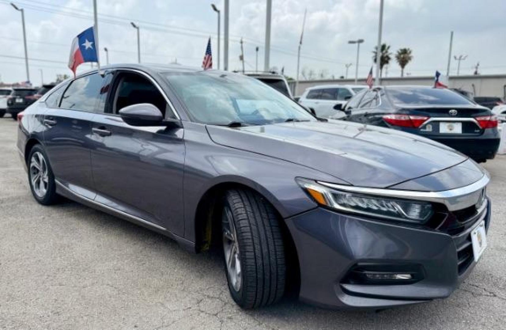 2018 Lunar Silver Metalli /Black, leather Honda Accord EX-L CVT (1HGCV1F53JA) with an 1.5L L4 DOHC 16V TUR engine, Continuously Variabl transmission, located at 4545 Spencer Hwy., Pasadena, 77504, (832) 266-1645, 29.666037, -95.173775 - Photo#2