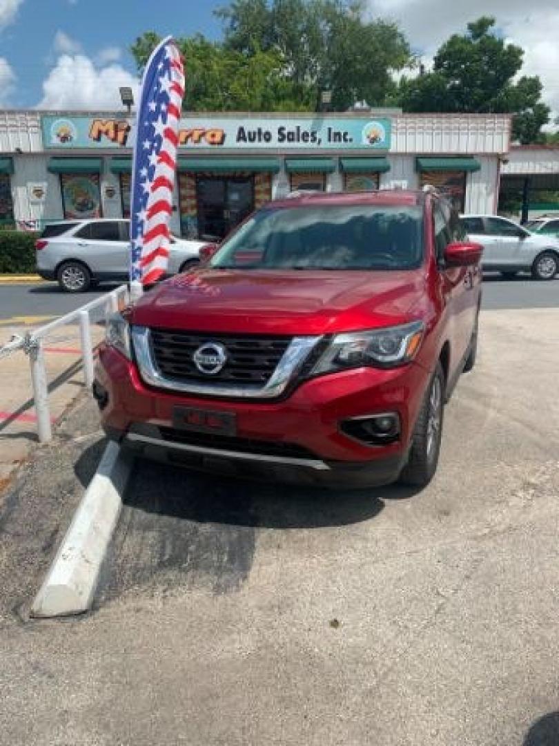 2018 Scarlet Ember /Charcoal Nissan Pathfinder SV (5N1DR2MM7JC) with an 3.5L V-6 gasoline direct injection engine, located at 4545 Spencer Hwy., Pasadena, 77504, (832) 266-1645, 29.666037, -95.173775- Photo#3