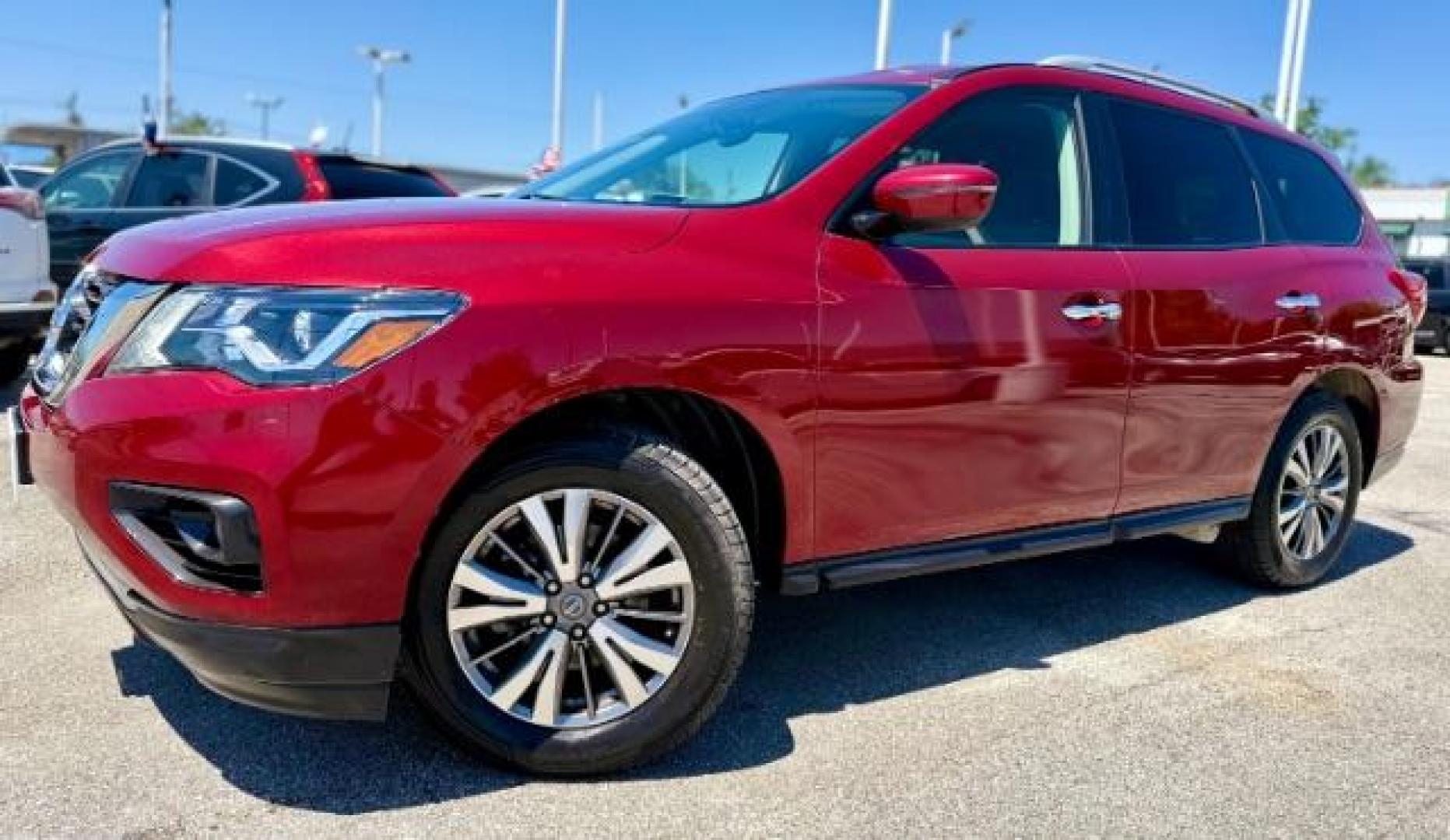2018 Nissan Pathfinder SV (5N1DR2MM7JC) with an 3.5L V-6 gasoline direct injection engine, located at 4545 Spencer Hwy., Pasadena, 77504, (832) 266-1645, 29.666037, -95.173775 - Photo#0