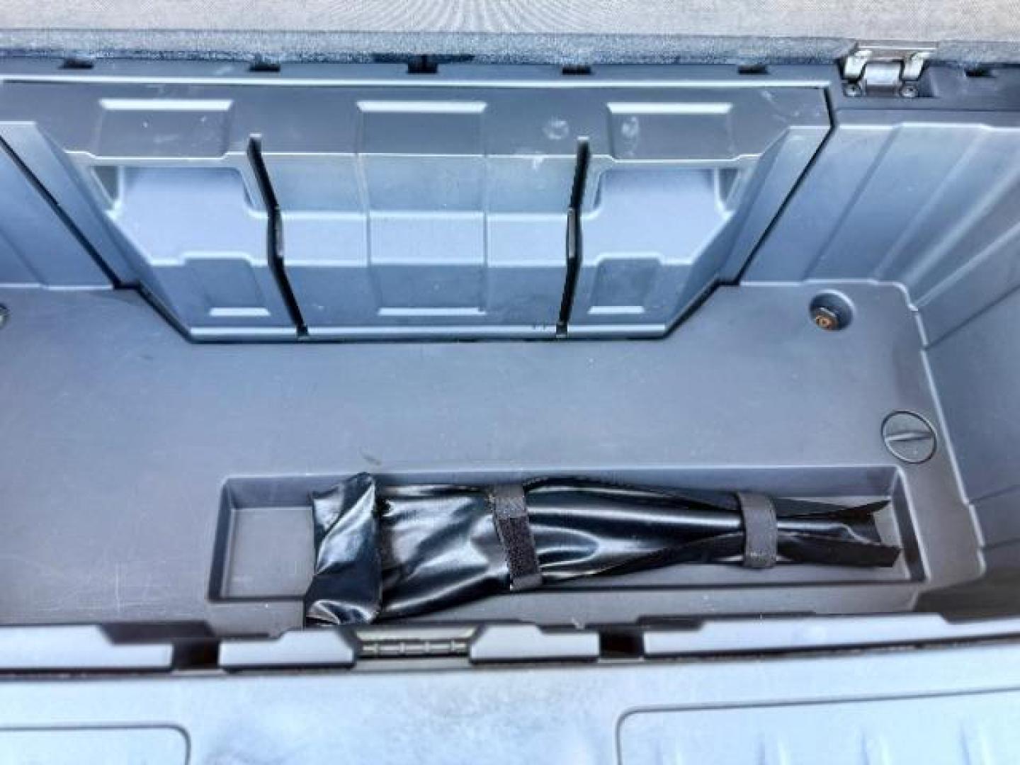 2018 Nissan Pathfinder SV (5N1DR2MM7JC) with an 3.5L V-6 gasoline direct injection engine, located at 4545 Spencer Hwy., Pasadena, 77504, (832) 266-1645, 29.666037, -95.173775 - Photo#15