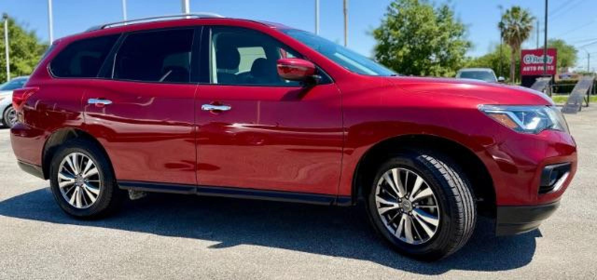 2018 Nissan Pathfinder SV (5N1DR2MM7JC) with an 3.5L V-6 gasoline direct injection engine, located at 4545 Spencer Hwy., Pasadena, 77504, (832) 266-1645, 29.666037, -95.173775 - Photo#2
