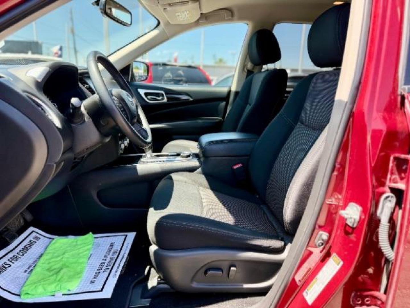 2018 Nissan Pathfinder SV (5N1DR2MM7JC) with an 3.5L V-6 gasoline direct injection engine, located at 4545 Spencer Hwy., Pasadena, 77504, (832) 266-1645, 29.666037, -95.173775 - Photo#5