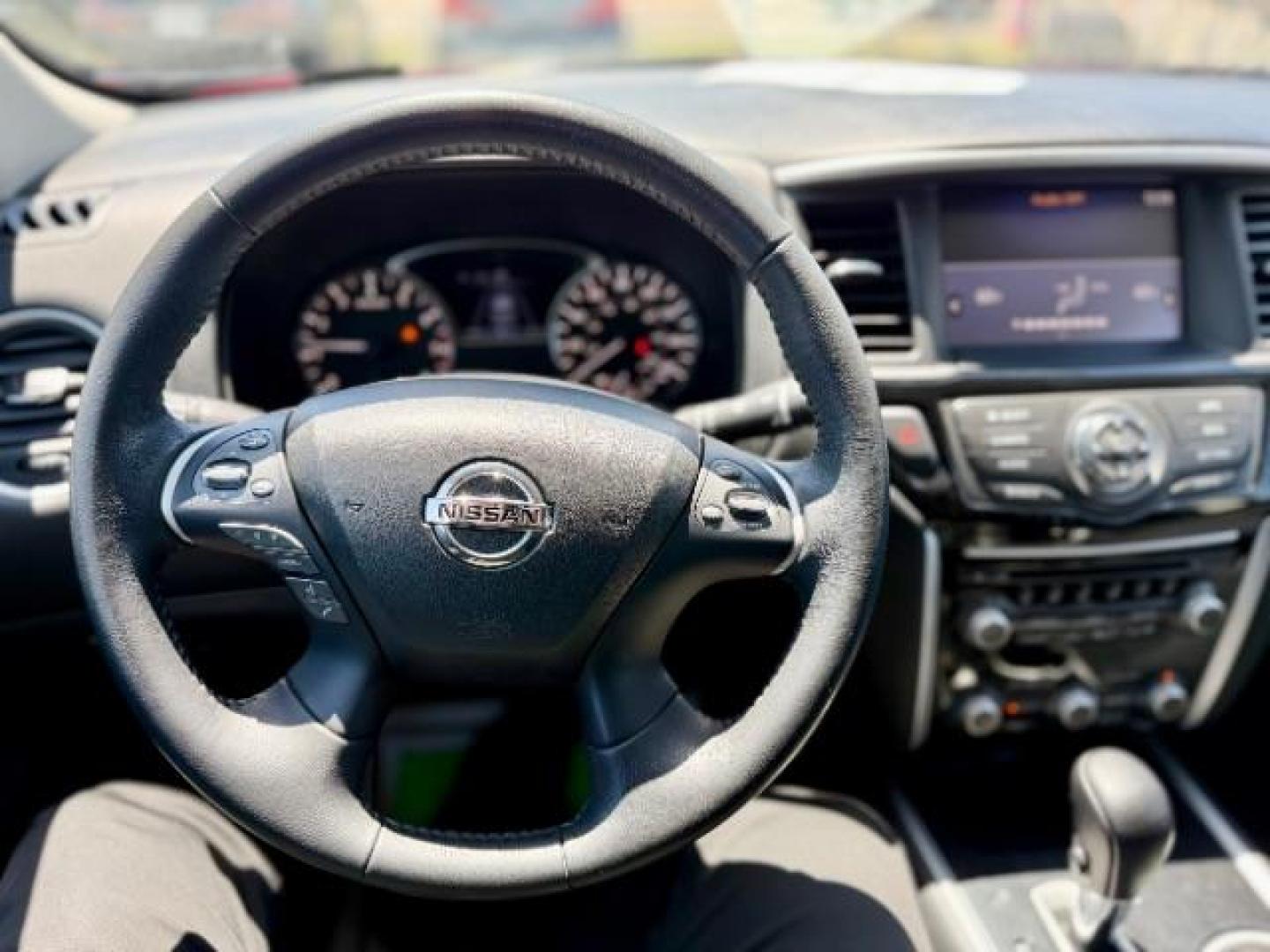 2018 Nissan Pathfinder SV (5N1DR2MM7JC) with an 3.5L V-6 gasoline direct injection engine, located at 4545 Spencer Hwy., Pasadena, 77504, (832) 266-1645, 29.666037, -95.173775 - Photo#8