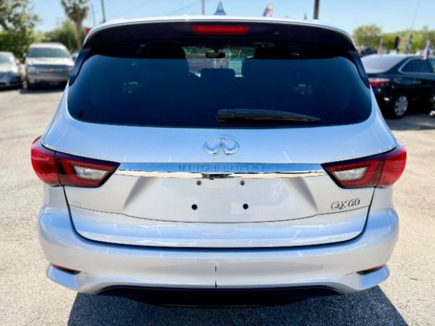 2018 INFINITI QX60 QX60 (5N1DL0MM5JC) , located at 4545 Spencer Hwy., Pasadena, 77504, (832) 266-1645, 29.666037, -95.173775 - Photo#3