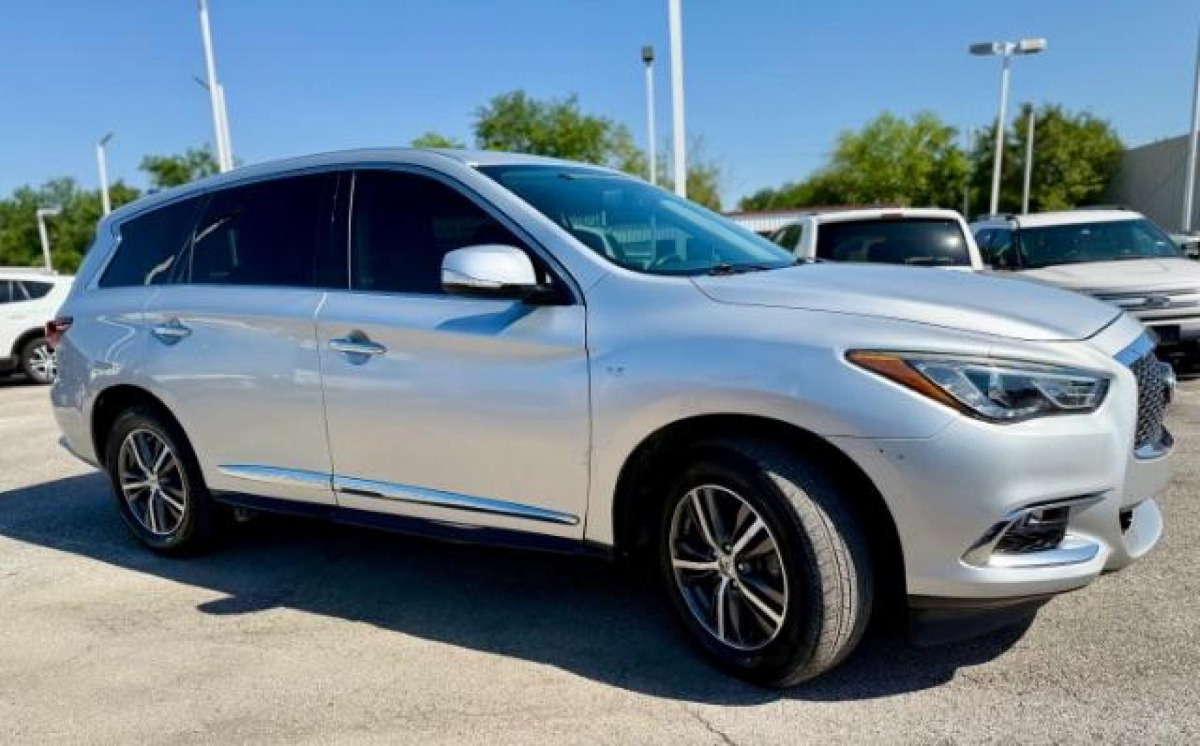 2018 INFINITI QX60 QX60 (5N1DL0MM5JC) , located at 4545 Spencer Hwy., Pasadena, 77504, (832) 266-1645, 29.666037, -95.173775 - Photo#2