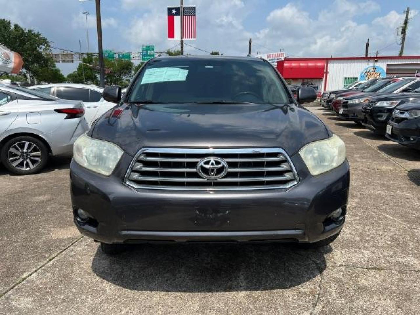2009 Magnetic Gray Metallic Toyota Highlander Limited (JTEDS42A792) with an 3.5L V-6 DOHC engine, located at 7935 Gulf Freeway, Houston, 77017, (832) 266-1645, 29.684393, -95.275665 - Photo#1