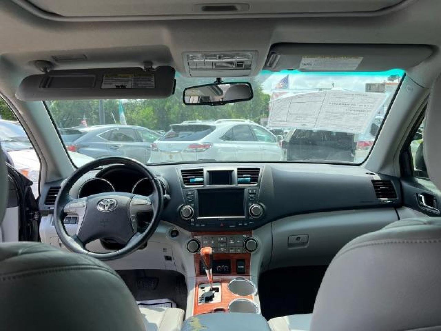 2009 Magnetic Gray Metallic Toyota Highlander Limited (JTEDS42A792) with an 3.5L V-6 DOHC engine, located at 7935 Gulf Freeway, Houston, 77017, (832) 266-1645, 29.684393, -95.275665 - Photo#10