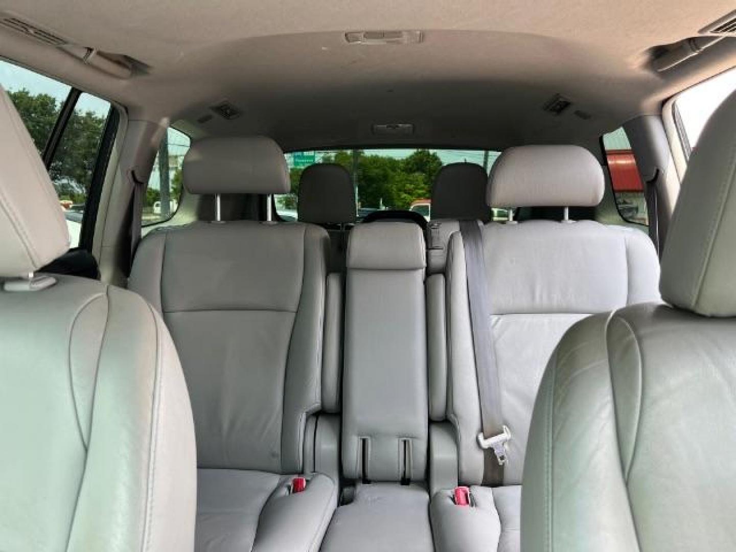 2009 Magnetic Gray Metallic Toyota Highlander Limited (JTEDS42A792) with an 3.5L V-6 DOHC engine, located at 7935 Gulf Freeway, Houston, 77017, (832) 266-1645, 29.684393, -95.275665 - Photo#13