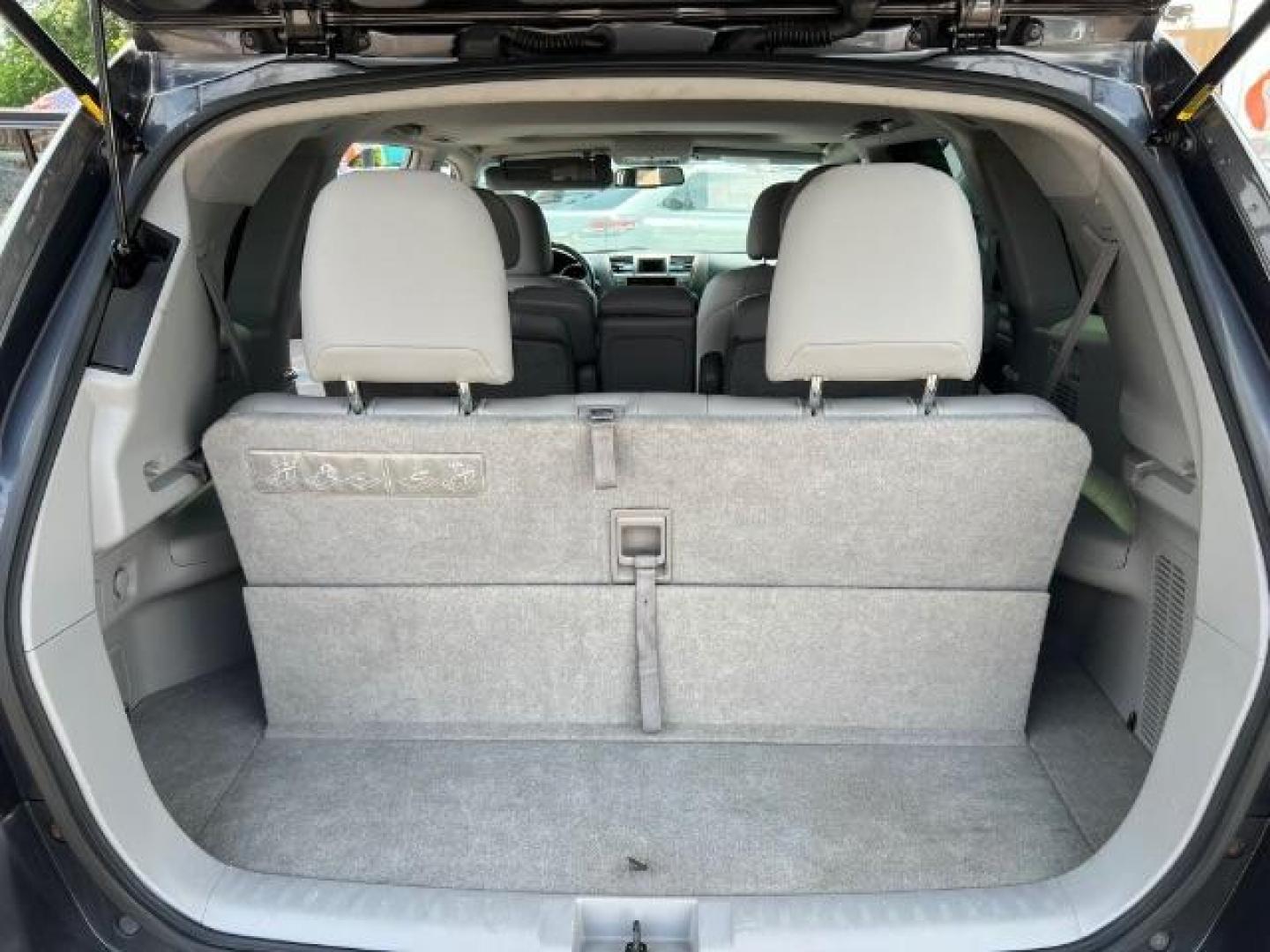 2009 Magnetic Gray Metallic Toyota Highlander Limited (JTEDS42A792) with an 3.5L V-6 DOHC engine, located at 7935 Gulf Freeway, Houston, 77017, (832) 266-1645, 29.684393, -95.275665 - Photo#14