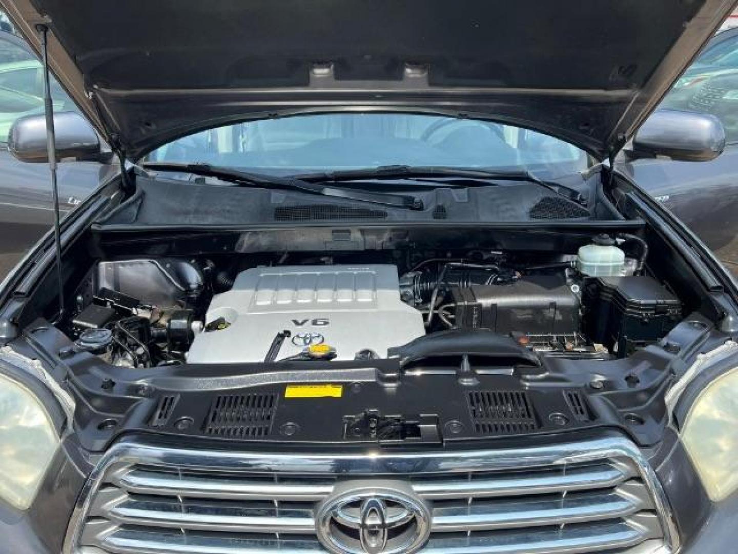 2009 Magnetic Gray Metallic Toyota Highlander Limited (JTEDS42A792) with an 3.5L V-6 DOHC engine, located at 7935 Gulf Freeway, Houston, 77017, (832) 266-1645, 29.684393, -95.275665 - Photo#15