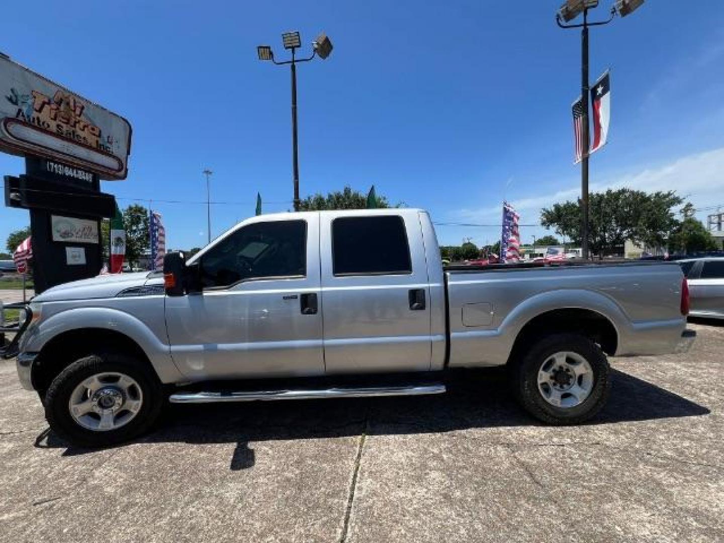 2015 Ingot Silver Metallic Ford F-250 SD XLT Crew Cab 4WD (1FT7W2B68FE) with an 6.2L V8 OHV 16V engine, 6-Speed Automatic transmission, located at 7935 Gulf Freeway, Houston, 77017, (832) 266-1645, 29.684393, -95.275665 - Photo#3