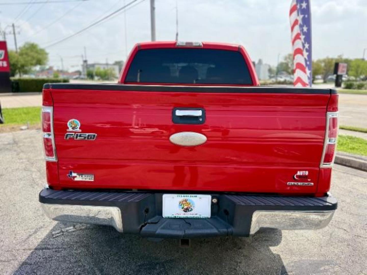2012 red /BLACK FORD F150 XLT (1FTFW1CF0CK) with an 5.0 engine, 6-Speed Automatic transmission, located at 4545 Spencer Hwy., Pasadena, 77504, (832) 266-1645, 29.666037, -95.173775 - Photo#3