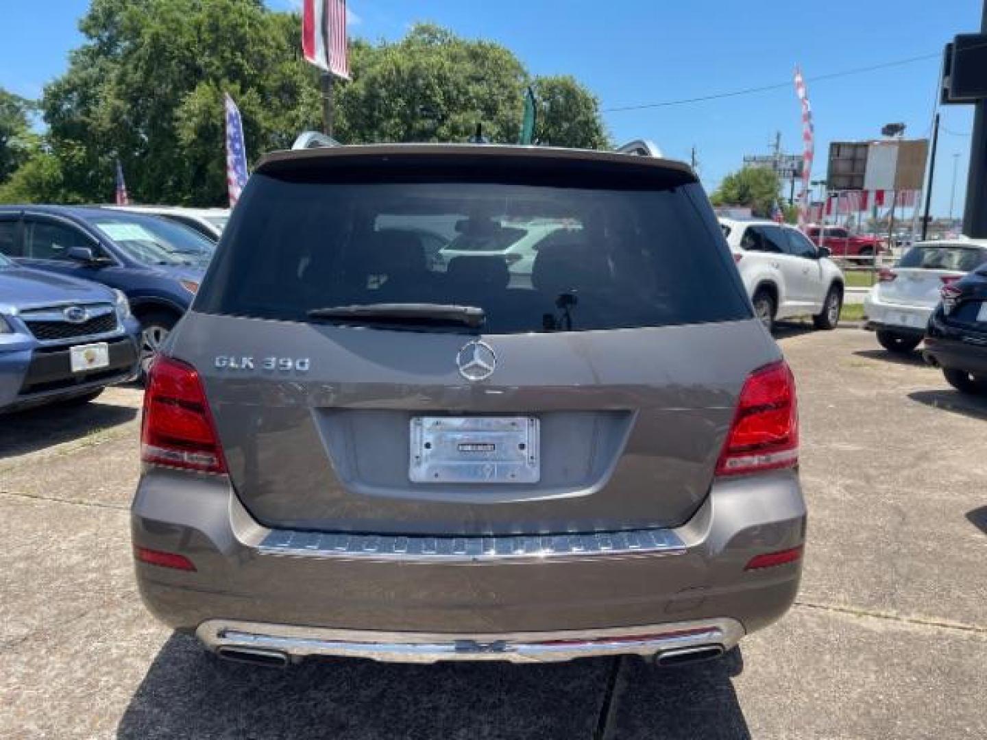 2015 Dolomite Brown Metallic Mercedes-Benz GLK-Class GLK350 (WDCGG5HB7FG) with an 3.5L V6 DOHC 24V engine, 7-Speed Automatic transmission, located at 7935 Gulf Freeway, Houston, 77017, (832) 266-1645, 29.684393, -95.275665 - Photo#5