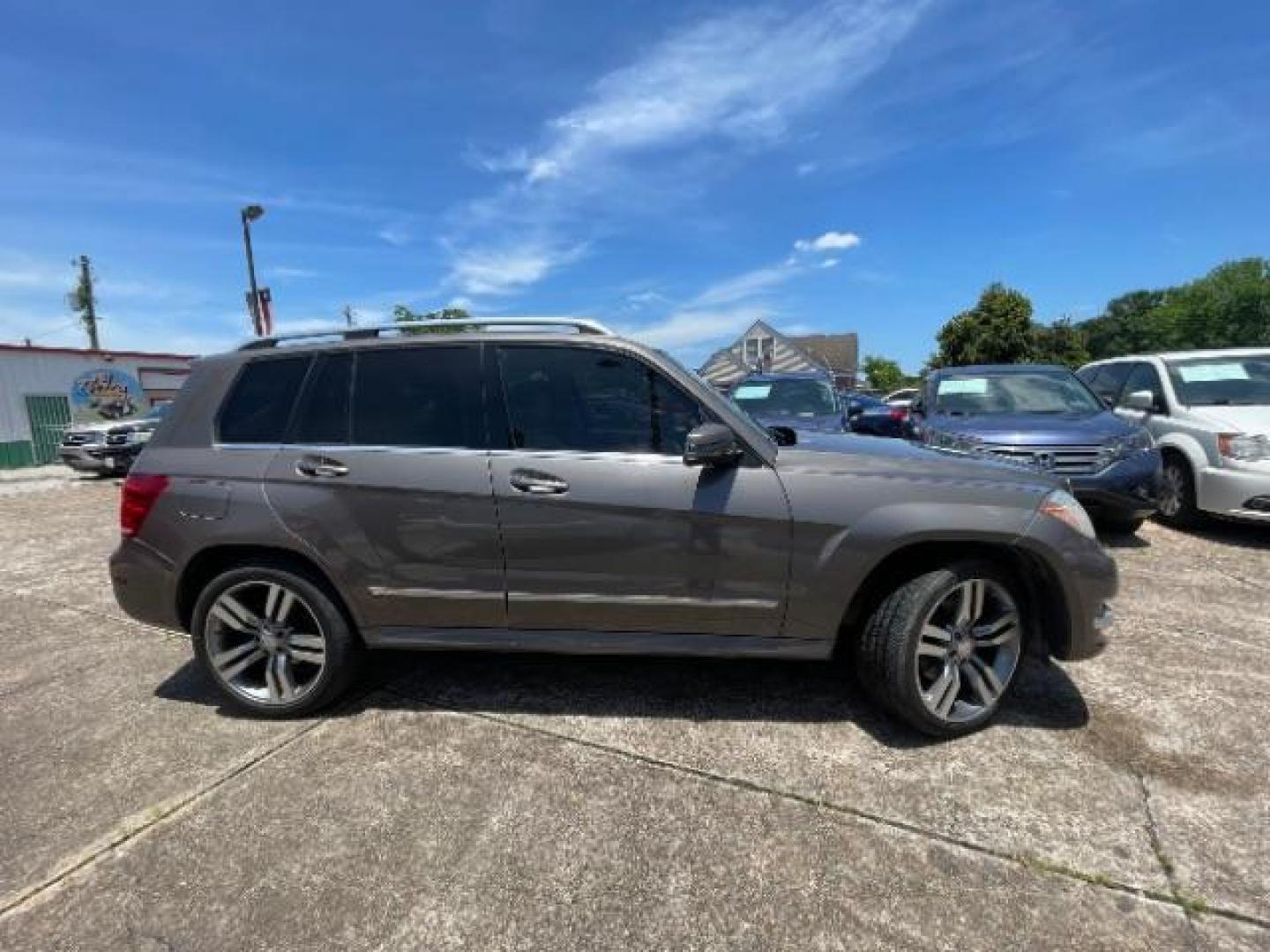 2015 Dolomite Brown Metallic Mercedes-Benz GLK-Class GLK350 (WDCGG5HB7FG) with an 3.5L V6 DOHC 24V engine, 7-Speed Automatic transmission, located at 7935 Gulf Freeway, Houston, 77017, (832) 266-1645, 29.684393, -95.275665 - Photo#7